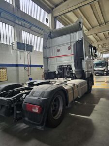 truck XF460SLH LD FB960DC 50437